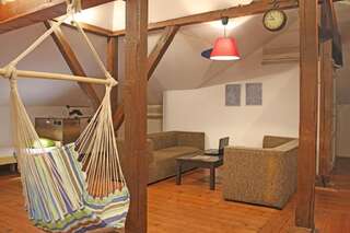 Гостевой дом Best Rest Guest House Пловдив Кровать в общем 8-местном номере для мужчин и женщин-7