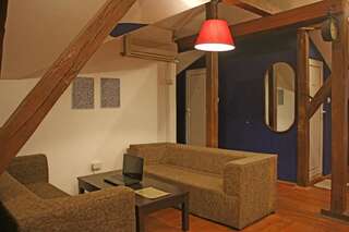 Гостевой дом Best Rest Guest House Пловдив Кровать в общем 8-местном номере для мужчин и женщин-16